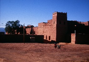Alc&agrave;sser Agoudim a la vall del Todra, Marroc.
