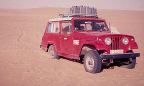 Jeep Comando al Gran Erg Occidental.