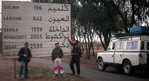 Cartell de dist&agrave;ncies al sud d’Agadir.