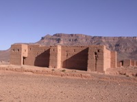 Tighremt n'ca&iuml;d Ali Taourirt, sur une colline pr�s de Tamnougalt